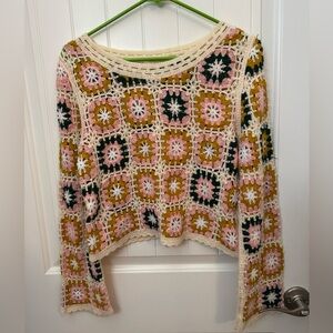 Women’s Crochet Floral Pattern Sweater size small B